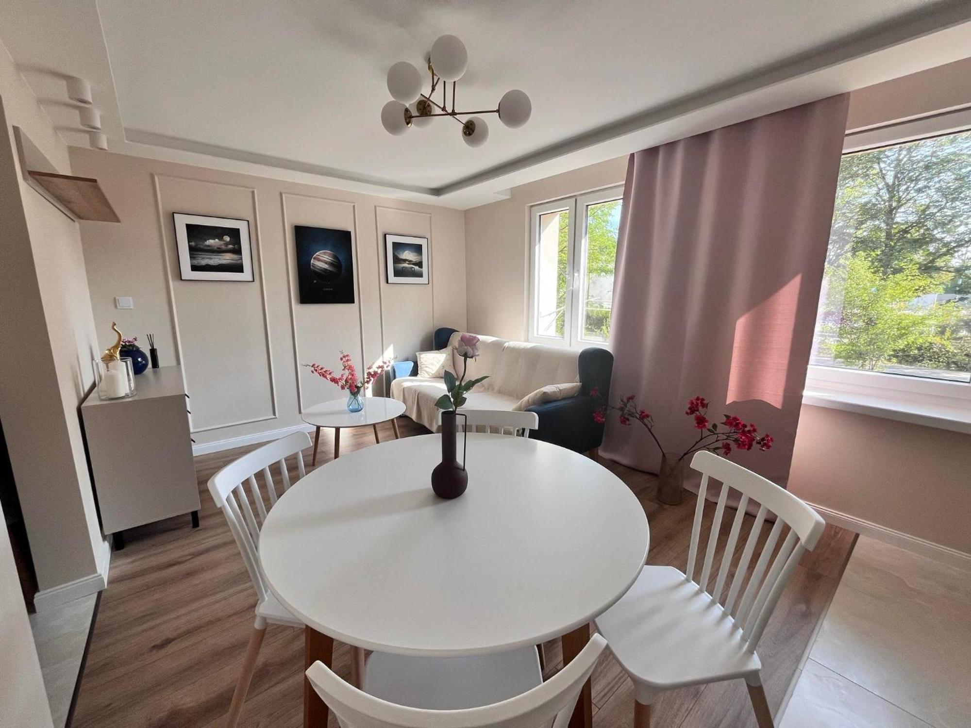 Apartment Prestige Bohaterow Warszawy *