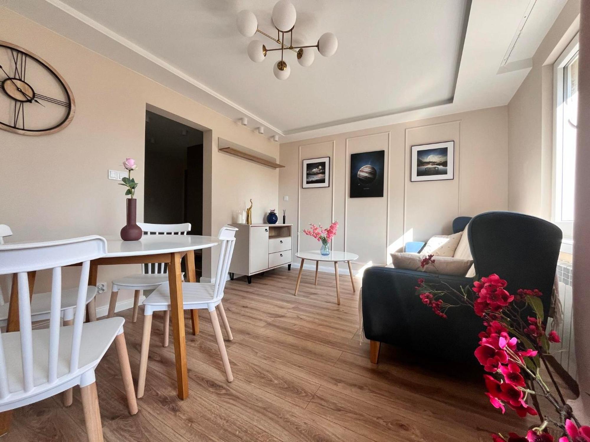 Apartment Prestige Bohaterow Warszawy