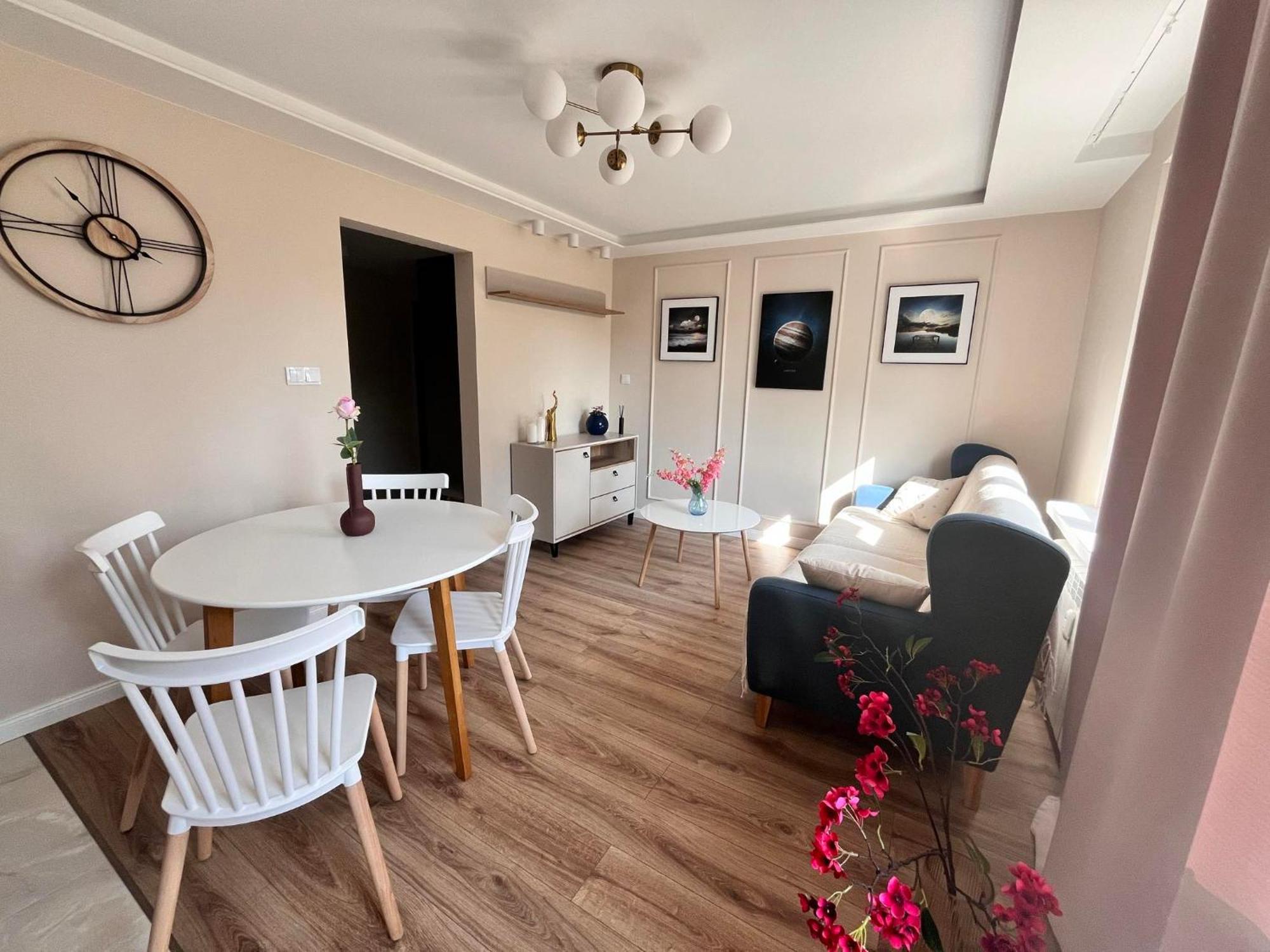 Prestige Bohaterow Warszawy Apartment